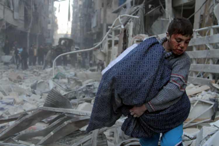 <p><strong> Salih Leyla</strong></p>

<p>Temmuz 2015'te Halep'in Cemiyet ez-Zehra bölgesindeki çatışmaları izlerken yüzünden yaralanan Salih, tedavi için Türkiye'ye getirilmişti.</p>
