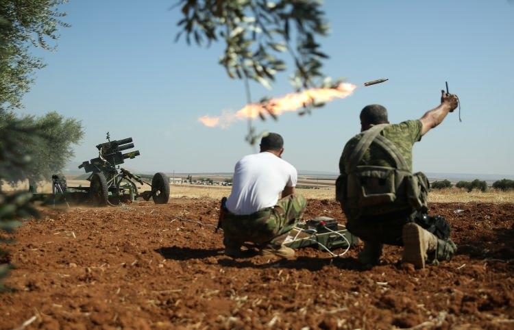 <p><strong>Ağabeyinin yokluğunu her gün hissettiklerinin altını çizen Enes, şunları söyledi:</strong></p>

<p>"Ağabeyim şehit olduktan 7 hafta sonra oğlu dünyaya geldi. Bebeğe, Salih adını verdik. Ağabeyim, çocuğunu kucağına alamadan dünyadan göç etti. Yeğenim, babasının kahramanlık hikayeleri, fotoğrafı ve param parça olan kamerasıyla büyüyecek. Babası gibi hakkın yanında cesur bir birey olarak yetişecek."</p>
