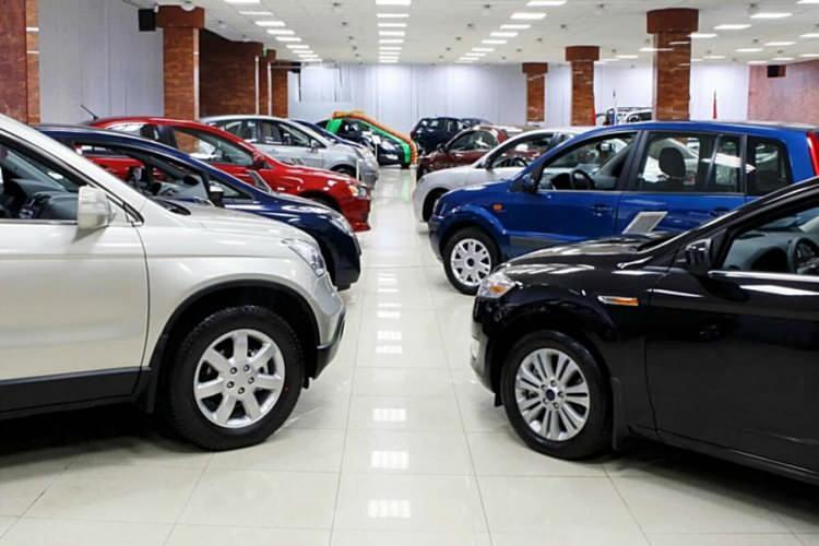 <p>Sahibinden.com'un verilerine göre, eylül ayında en çok otomobil ilanı verildi. Otomobil ilanlarını sırasıyla, minivan & panelvan, arazi/ SUV & pick-up, motosiklet ve ticari araçlar ilanları takip etti.</p>