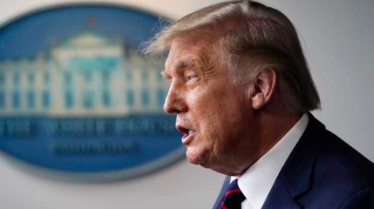 <p>Pazar günü, Trump'ın doktoru Dr. Sean Conley, Başkan'ın oksijen düşüklüğü yaşadığını söyledi. Conley Cuma sabahı Trump'ın "ateşi yükseldi ve oksijen satürasyonu geçici olarak yüzde 94'ün altına düştü" dedi. Trump'a ek oksijen verildiğini de sözlerine ekledi. Daha sonra Cumartesi günü, Başkan'ın oksijen seviyesinin "yaklaşık yüzde 93'e düştüğünü" söyledi.</p>
<p> </p>