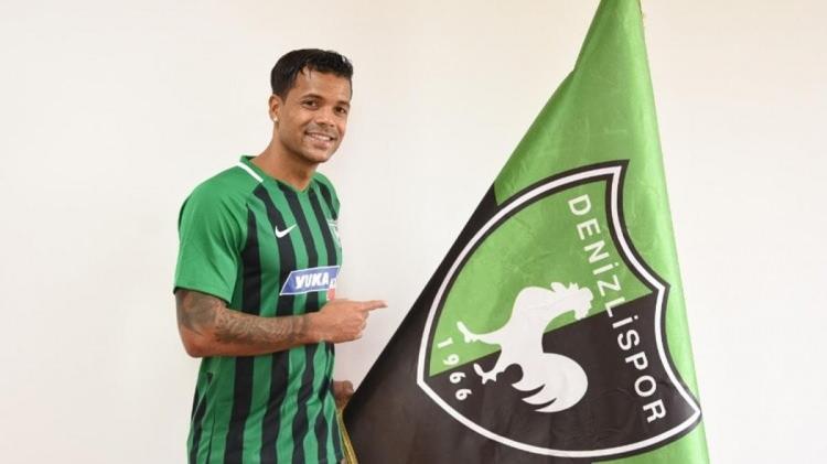 <p>MATHİEU DOSSEVİ</p>

<p>Yeni Takımı: Denizlispor</p>

<p>Eski Takımı: Toulese</p>
