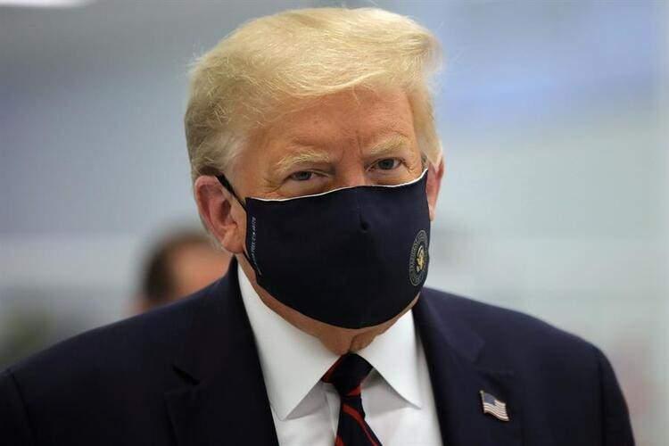 <p>Uzmanlar Trump'ın koronavirüs tedavisini bu şekilde ve bu kadar yoğun alan 'gezegendeki ilk ve tek insan' olduğunu vurguluyor.</p>
<p> </p>