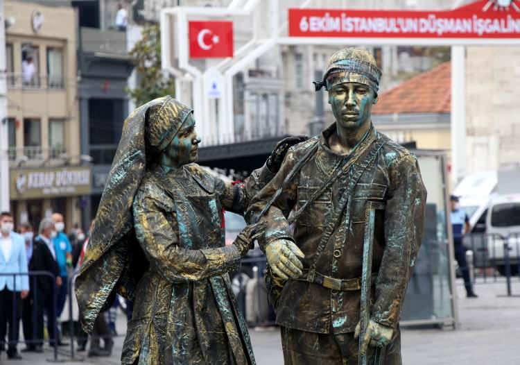 <p>İstanbul'un d&uuml;şman işgalinden kurtulmasının 97. yıl d&ouml;n&uuml;m&uuml; nedeniyle Taksim Meydanı'nda t&ouml;ren yapıldı.&nbsp;</p>
