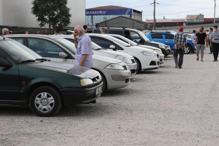 <p>2019'da ikinci el araç pazarında 7.6 milyon adetle rekor kırıldığını hatırlatan Ayyıldız, 2020 sonunda satışların 8 milyonun üzerine çıkarak, rekor tazeleyeceğini ifade etti.</p>

<ul>
</ul>
