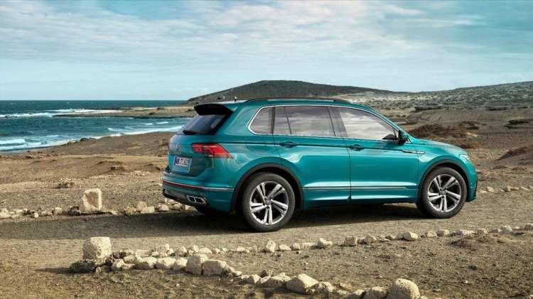 <p><span style="color:#FF8C00"><strong>TİGUAN YENİLENDİ</strong></span></p>
<p>Volkswagen'in en çok tercih edilen SUV modeli Tiguan teknolojik iyileştirmelerle yenilendi.</p>
<p>Volkswagen SUV ailesinin önemli modeli Tiguan, Ekim ayının üçüncü haftasından itibaren showroomlarda yerini alıyor.</p>