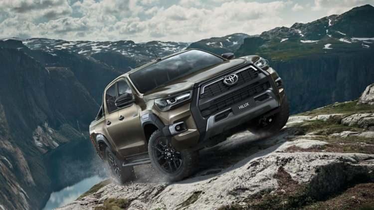 <p>Sonbahar aylarında Türkiye yollara çıkan son model Toyota'nın makyajladığı pick-up modeli Hilux oldu. </p>