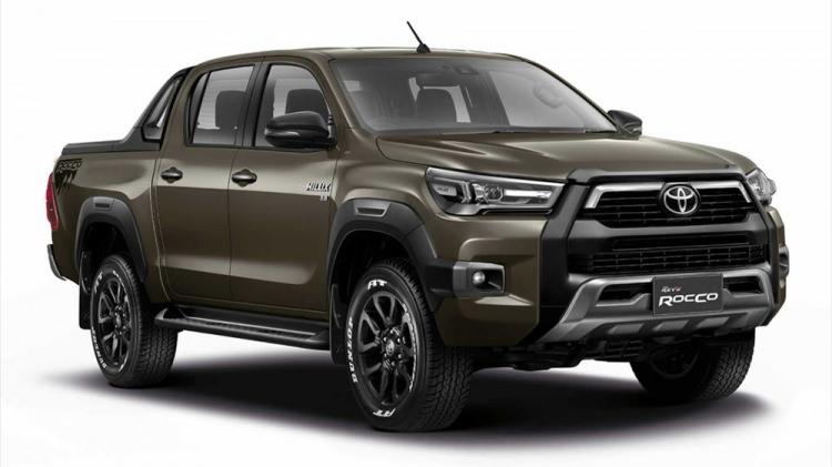 <p>Hilux 2.4L 4x2 Adventure   252.000 TL</p>

<p>Hilux 2.4L 4x2 Adventure A/T  259.900 TL<br />
Hilux 2.4L 4x4 Adventure  292.500 TL<br />
Hilux 2.4L 4x4 Hi-Cruiser A/T  304.900 TL<br />
Hilux 2.4L 4x4 Invincible A/T  319.900 TL</p>
