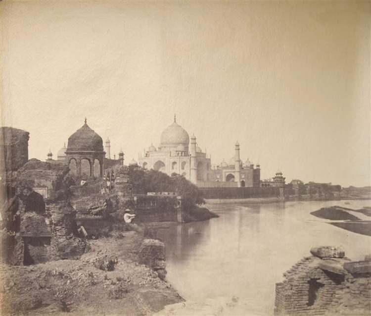 <p>Taj Mahal'in bilinen ilk fotoğrafı, 1850-1860 lı yıllar</p>