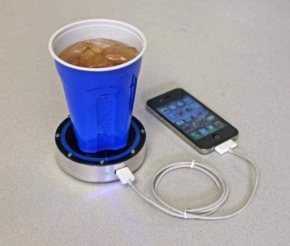 <p>Telefonunuzu bir de böyle şarj etmeyi deneyin!</p>
<p> </p>