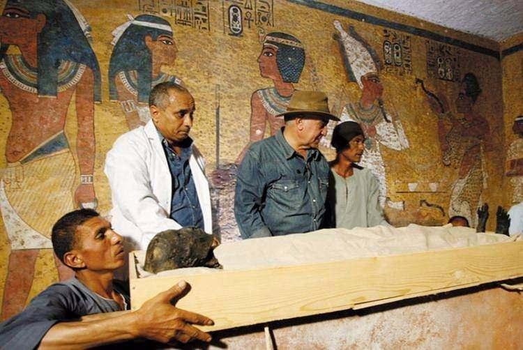 <p>Nefertiti'nin gizemi, ünlü firavun Tutankhamun'un mezarını araştıran arkeologların peşini bırakmıyor. National Geographic bu gizemin peşine düştü.</p>