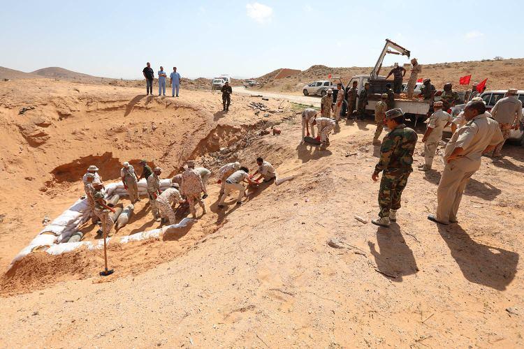 <p>Askeri Mühendislik Müdürlüğünün Savaş Kalıntıları Dairesi Yetkilisi General Muhammed Said Musellem, AA muhabirine yaptığı açıklamada, sivil yerleşimlerden temizlenen bu mühimmatların oluşturduğu tehlikeye dikkati çekti.</p>

<p> </p>
