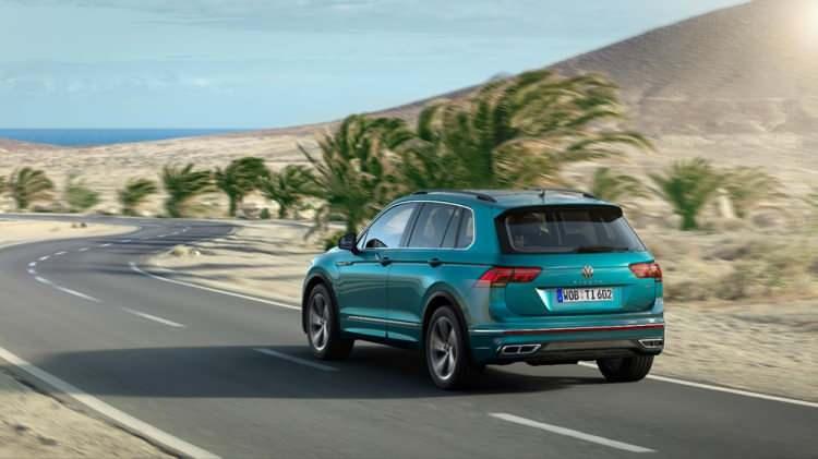 <p>Yenilenen Tiguan'ın, Günbatımı Mavisi, Mercan Kırmızı, Yunus Grisi, Kızıl Kahve ve Aytaşı Gri olmak üzere 5'i yeni toplam 11 farklı renk seçeneği ile satışa sunulduğu da bildirildi.</p>
<p> </p>
