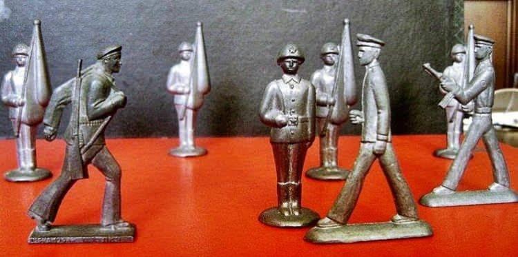 <p>Kurşun Asker</p>

<p> </p>

