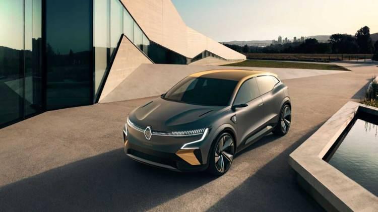 <p>Elektrikli araçlara özel yeni CMF-EV platformu kullanan Renault Megane eVision, coupe ile SUV kodlarını birleştirerek 25 yıl sonra Megane için yeni bir sayfa açıyor.</p>
