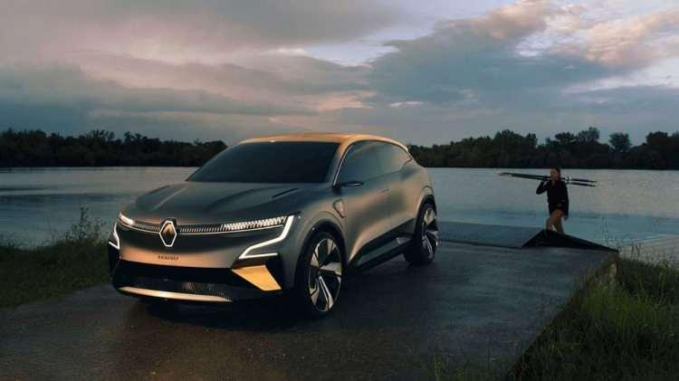 <p>15-27 Ekim tarihleri arasındaki Renault eWays etkinlikleri kapsamında Renault Grubu, yeni ürünler ve teknolojilerin yanında ilkeler ve sıfır karbon emisyonlu mobiliteye geçiş vizyonunu paylaşıyor.</p>
