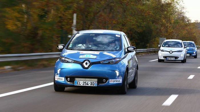 <p>Listede Tesla ve Nissan'ın ardından en çok tercih edilen marka Renault olurken, Zoe modeli markanın en fazla tercih edilen elektrikli otomobili durumunda. Türkiye, Cezayir, İspanya, Fransa, İtalya ve Romanya Zoe modelini tercih ederken, Uruguay ise Kangoo modelini tercih ediyor.</p>