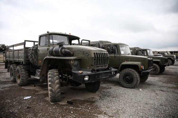 <p>Anadolu Ajansı (AA), Azerbaycan ordusu tarafından ele geçirilen Ermenistan'a ait askeri araçların bir kısmını görüntüledi. </p>
