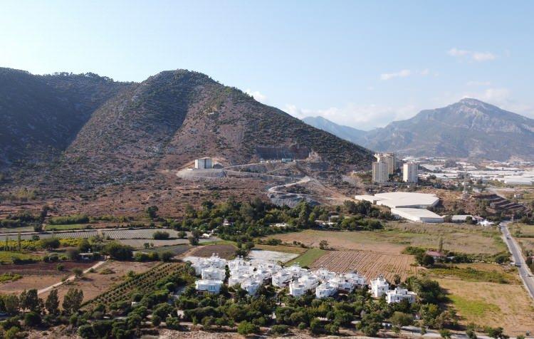 <p>Anamur Belediye Başkanı Hidayet Kılınç da Türk ve KKTC halkı arasında geçmişten bu yana güçlü bağların olduğunu ifade etti.</p>
<p> </p>