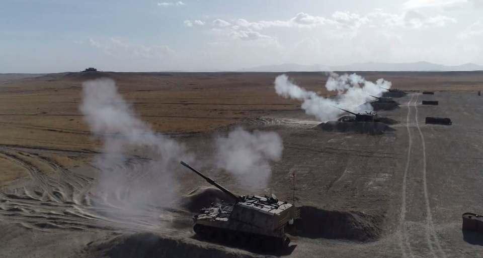 <p>Bu hiç samimi değil, bu kimseyi tatmin etmiyor. Bu işin çok basit bir yolu var, Ermenistan işgal ettiği Azerbaycan topraklarını terk edecek, bölgeye getirdiği paralı askerleri çıkaracak, teröristleri bölgeden gönderecek ve meseleyi bitirecek. Bu kadar basit. </p>