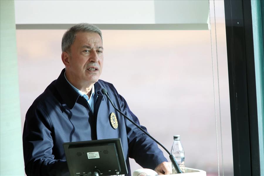 <p>Fakat bir anda olay uluslararası kuruluşlara aktarılıyor, basın üzerinden birtakım saldırılar oluyor, tahrikler, provokasyonlar oluyor, bunların hiçbiri görünmüyor. Türkiye Cumhuriyeti Devleti'nin tamamen bilimsel ve teknik yaptıkları araştırmalar, çalışmalar bir saldırı, tahrik gibi takdim edilmeye çalışılıyor."</p>