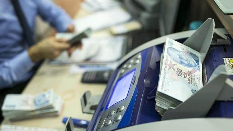 <p>Gelir İdaresi’nde ise 7143 sayılı yasayla 49.6 milyar lira yapılandırılırken tahsilat 25.8 milyar lira oldu, tahsilat oranı yüzde 37.1 düzeyinde kaldı. 7020 sayılı yasada ise yapılandırılan tutar 13.8 milyar TL, tahsilat da 5.6 milyar lira oldu. Burada tahsilat oranı yüzde 40.8 düzeyine ulaştı.</p>