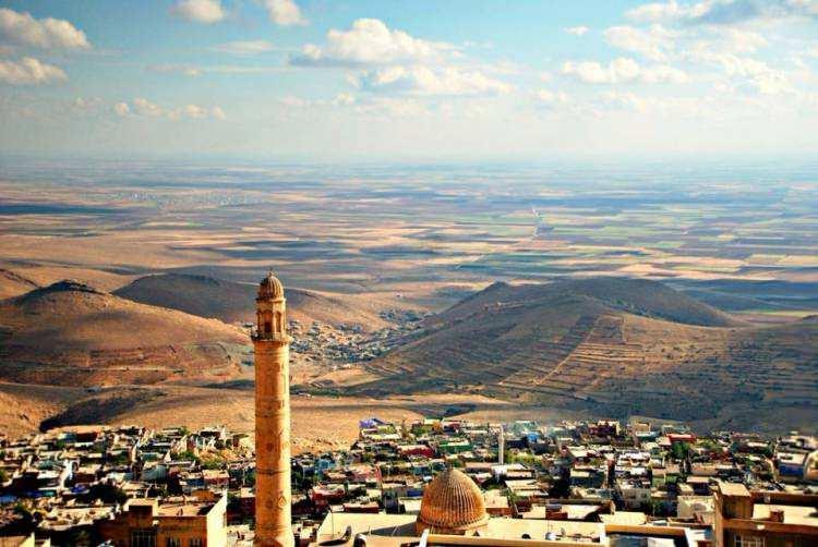 <p><strong>Mardin&nbsp;</strong>-&nbsp;250.745&nbsp; kişi</p>
