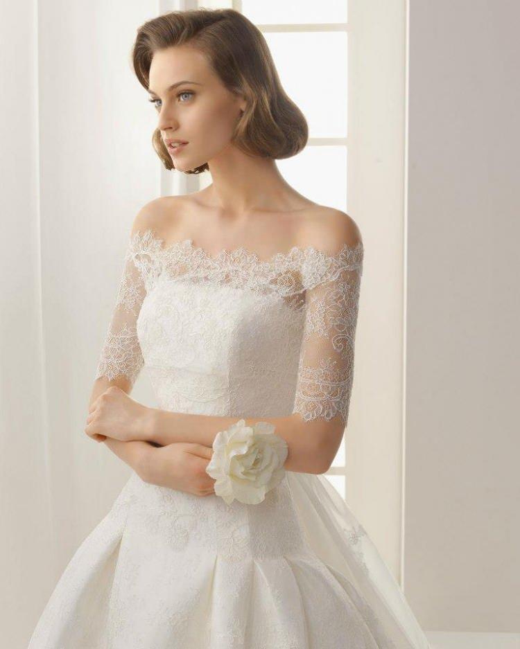 <p>Bu gelinlik modelinde romantik bir hava oluşturulmak amaçlanır. Deniz kızı modelinde ise ince dantel ve astar kısmında pembe ve bej renkler kullanılarak romantik bir tarz oluşturulmak amaçlanır.</p>