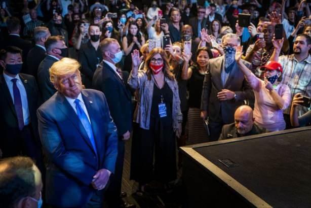 <p>Paul Goulet, Trump'ın Kovid-19'dan Walter Reed askeri hastanesinde üç gün geçirmesinin muhteşem bir geri dönüş için ufak bir sekteye uğrama olduğunu dile getirdi.</p>
<p> </p>
