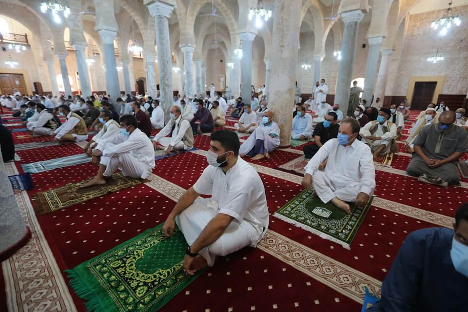 <div><strong>- Libya'da vaka sayıları artmaya devam ediyor</strong><br />
 </div>

<div>Libya, bir yandan iç savaşın neden olduğu kriz ve zorlu yaşam koşullarıyla boğuşurken, bir yandan da son dönemde vaka sayısının gittikçe arttığı yeni tip koronavirüs (Kovid-19) salgınına karşı mücadele veriyor.</div>

<div> </div>
