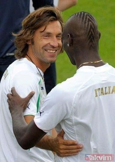 <p><strong>MARIO BALOTELLI</strong><br />
<br />
''İtalya milli takımında oynamaktan daha da güzel bir şey varsa o da Pirlo gibi bir sihirbazla aynı takımda oynamaktır... "</p>

<p> </p>

<p> </p>
