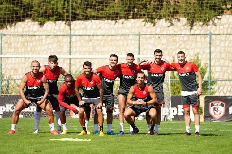<p>Gaziantep FK - 5 milyon 934 bin 104</p>
