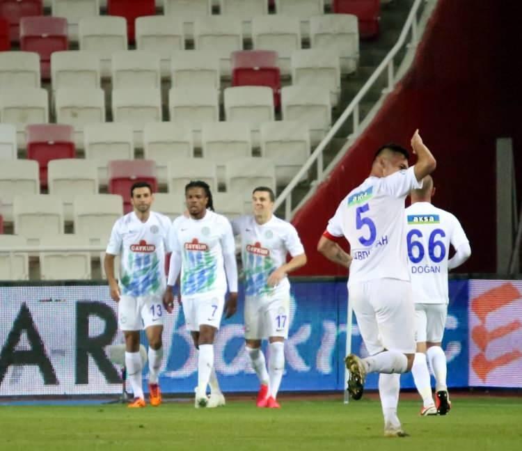 <p>Çaykur Rizespor - 2 milyon 294 bin 669</p>