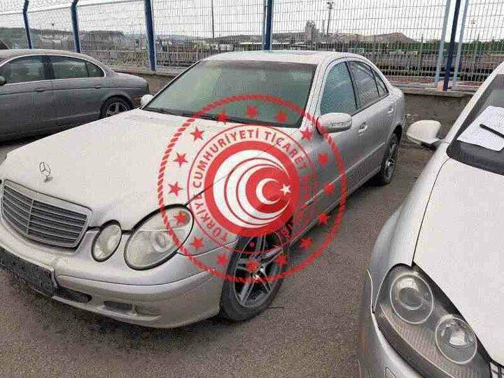 <p>2002 model Mercedes E 200 / 302 bin km / İhale bitiş tarihi: 26 Ekim 2020 / İhale fiyatı 70 bin TL.</p>