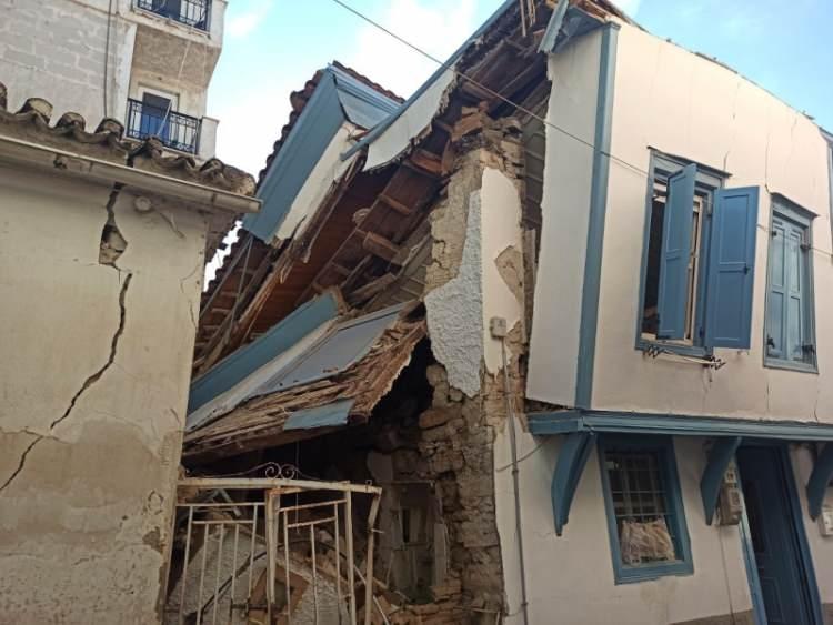 <p>Afet ve Acil Durum Yönetimi Başkanlığı (AFAD), merkez üssü Ege Denizi'nin Seferihisar açıkları olan 6.6 büyüklüğünde deprem meydana geldiğini açıkladı. </p>
