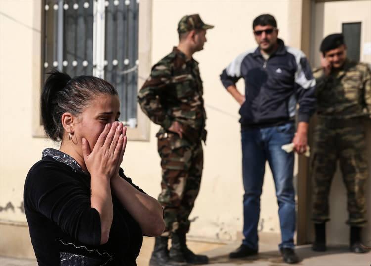 <p>Saldırıda yaralanan siviller hastanelere getirilirken, yaralı yakınlar hastaneye akın etti </p>
<p> </p>