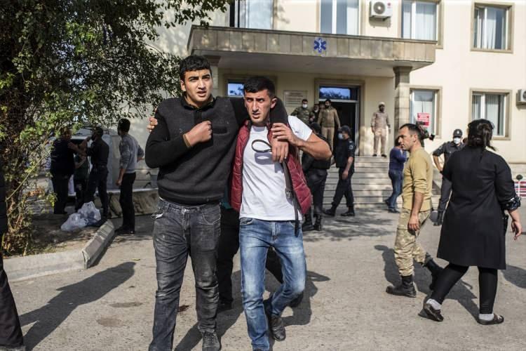 <p>Hastaneye de olası bir saldırı ihtimaline karşılık kimse yaklaştırılmadı. </p>
<p> </p>