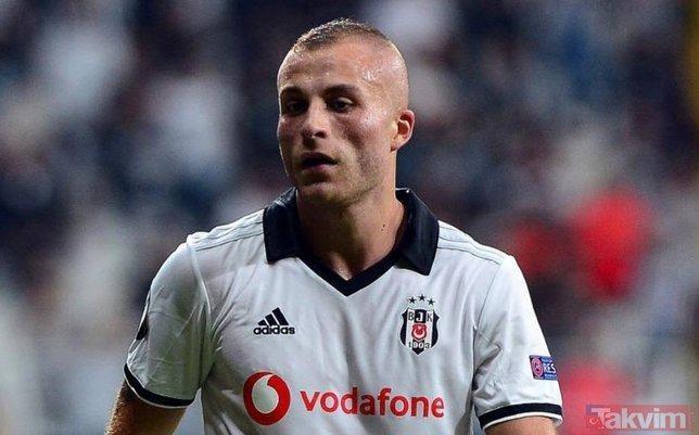 <p><strong>Gökhan Töre</strong></p>
<p>Gökhan Töre verdiği bir röportajda "Türkiye'de tuttuğum takım Beşiktaş. Siyah-Beyazlı renklere hastalık derecesinde aşığım. Beşiktaş'ı kalpten yaşıyorum." demişti.</p>