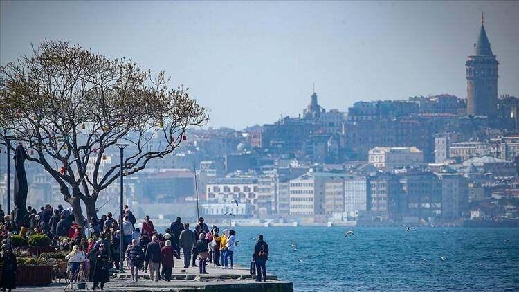 <p>Tuzla’da ortalama 268 can kaybı meydana gelebileceği, yaklaşık 169 kişinin ağır yaralanacağı ve 808 kişinin de hastane şartlarında tedavi görmesi gerekebileceği raporda dikkat çeken bölümleri oluşturuyor. 64 bin 251 kişinin acil barınma ihtiyacı olması bekleniyor. </p>

