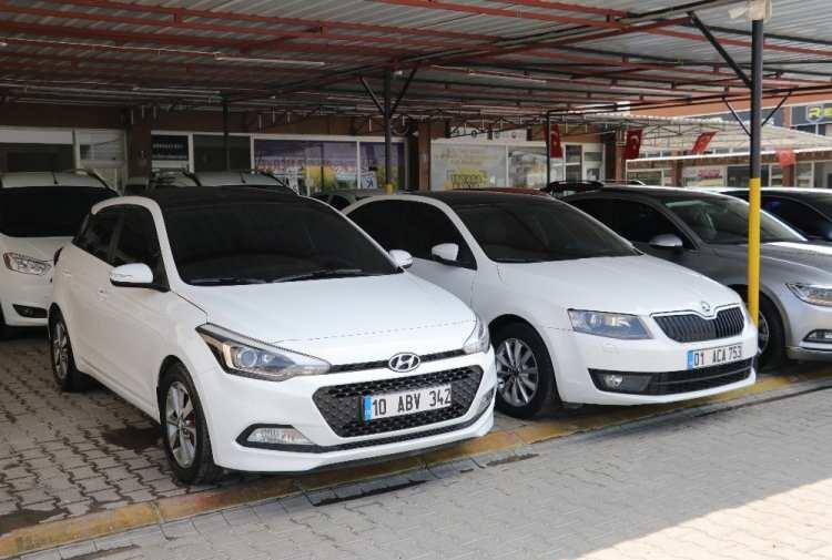 <p>Sıfır kilometre araç temininde yaşanan zorluklar talebi ikinci el pazarına kaydırdı. </p>
