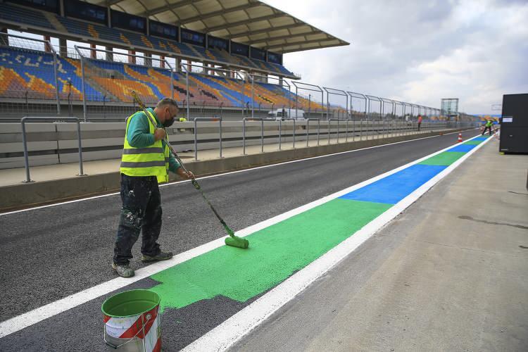 <p>Organizasyonun ileriki dönemde de İstanbul'a gelmesi konusunda çalışmalarla ilgili soruya Vural Ak, "Dolayısıyla biz önümüzdeki sene de Formula 1'in Türkiye'de yapılması için görüşmelere devam ediyoruz. Çok kısa bir sürede sonuçlanacak gibi duruyor. Bütün hedefim yarışı tekrar etmek." cevabını verdi. </p>
