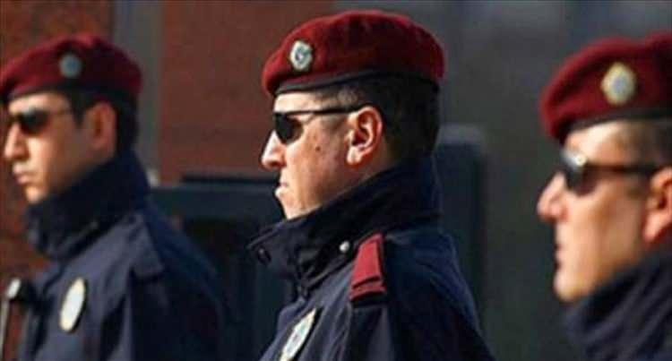 <p>Hükümet, Fetullahçı Terör Örgütü'nün (FETÖ) doğrudan kendisini hedef aldığı bu girişim sonrası yaptığı yasal değişiklikle, MİT görevlilerinin soruşturulması iznini Başbakanlığa bıraktı.</p>
<p> </p>