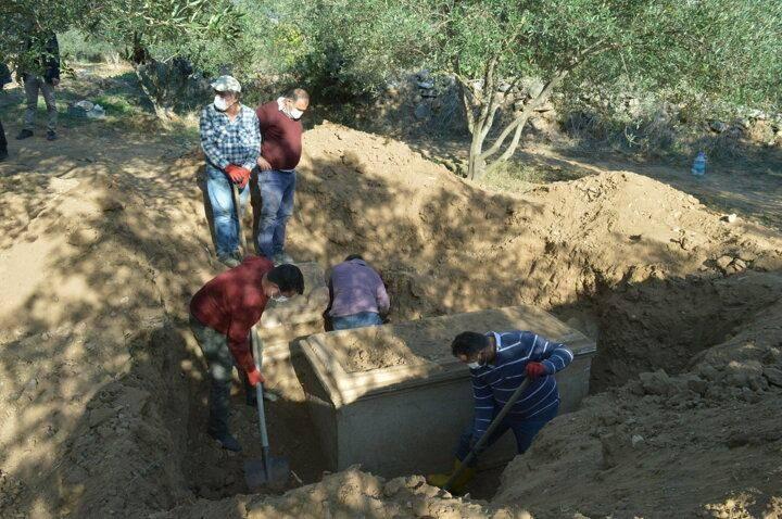 <p>Medussa kabartması bulunan lahitler, Arfodisias Antik Kentinde bulunan müzeye getirildi.</p>
