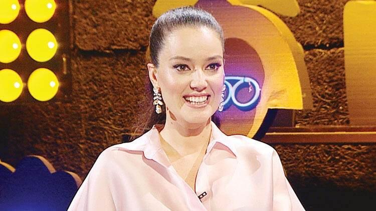 <p><span style="color:#800080"><strong>Pelin Akil: Sen o minicik bedeninle g&uuml;neş gibi doğdun g&uuml;n&uuml;m&uuml;ze. Sen g&ouml;zlerimizin nurusun Elif bebek.</strong></span></p>
