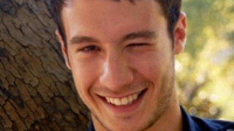 <p><span style="color:#800080"><strong>Burak Sağyaşar: Mucize Elif. &Ccedil;ok ş&uuml;k&uuml;r ki kurtuldun. Umudumuz diğer t&uuml;m enkaz altındaki canlarımızın kurtuluşunda.</strong></span></p>
