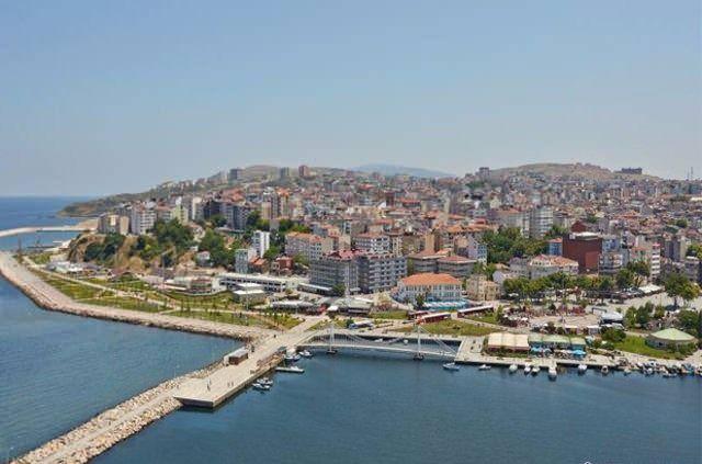 <p>Bandırma, Balıkesir<br />
<br />
Nüfus: 154,359</p>
