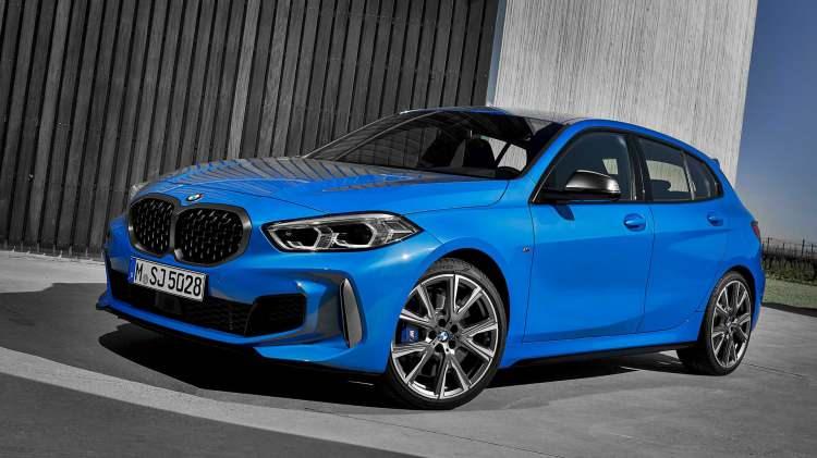 <p>BMW 118i</p>
<p>421 bin 400 lira<br />
</p>