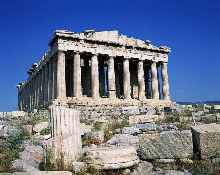 <p>Yunanistan'ın Atina kentinde bulunan tarihi Akropolis.</p>
