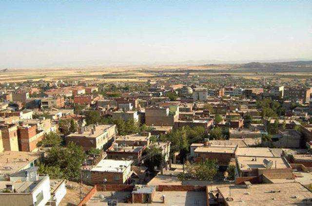 <p>Ergani, Diyarbakır<br />
<br />
Nüfus: 130,105</p>
