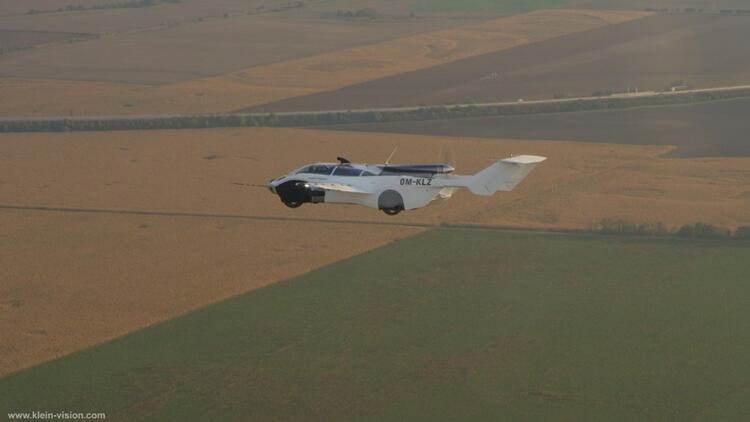 <p>Stefan Klein tarafından tasarlanan ve test uçuşlarını başarıyla geçen Aircar'ın, gelecek yıl sertifika alması bekleniyor. </p>
