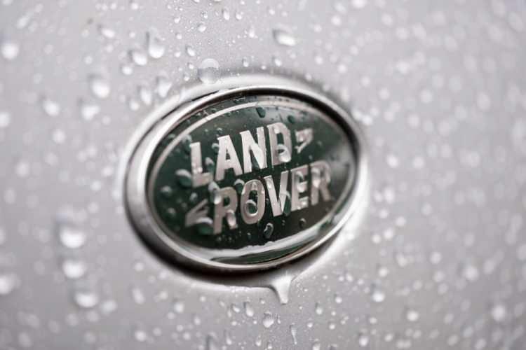 <p>14- Land Rover - % 13</p>

<p>5.077 milyar dolar </p>

<p><strong>Tüm markalar arasındaki yeri – 93</strong></p>

<p> </p>
